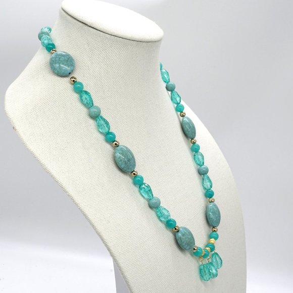 Necklace with Turquoise, crystals and a lobster clasp. - Picture 3 of 6